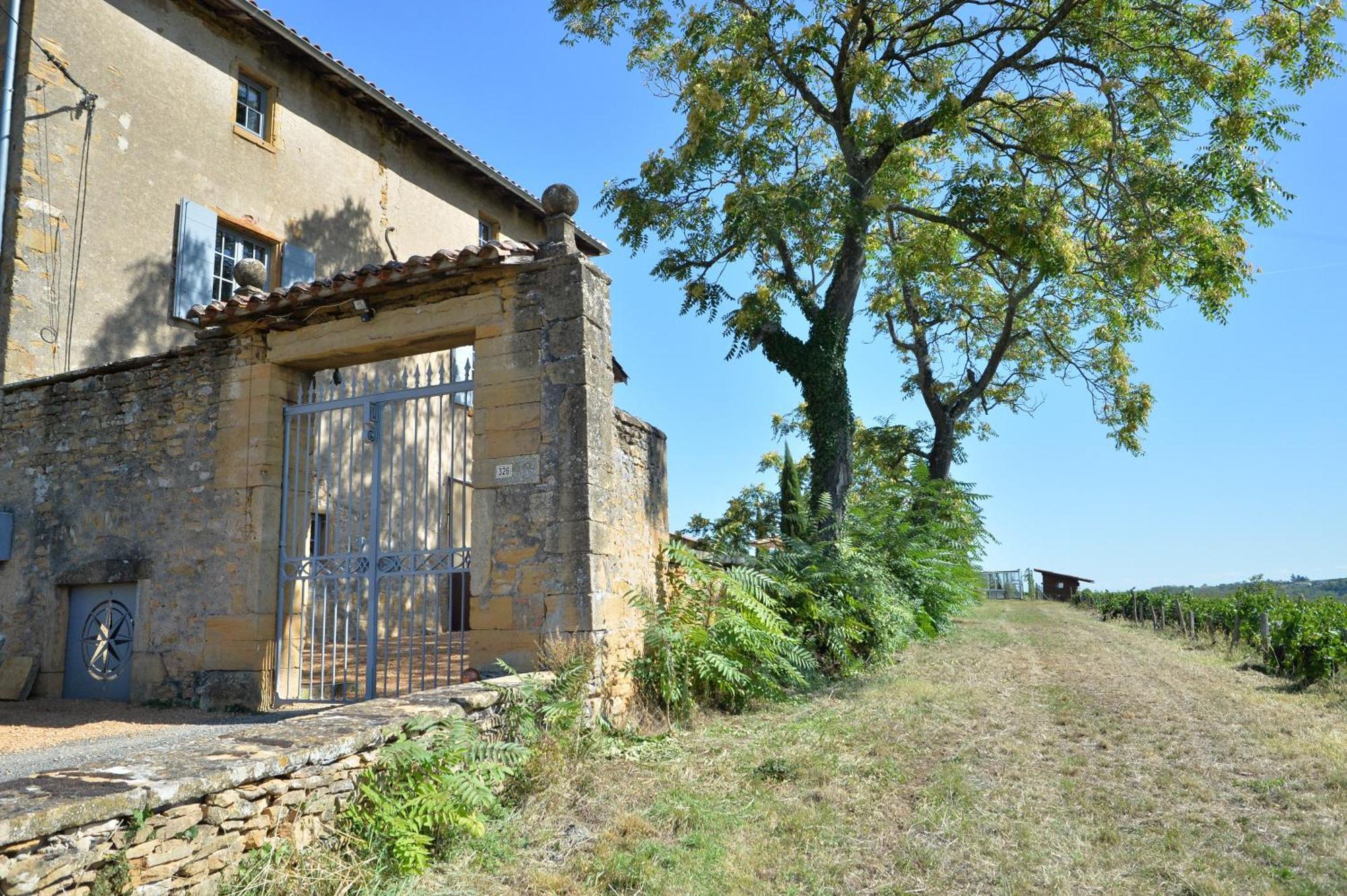 Hotel Le Clos Zelie Pouilly-le-Monial Exterior foto